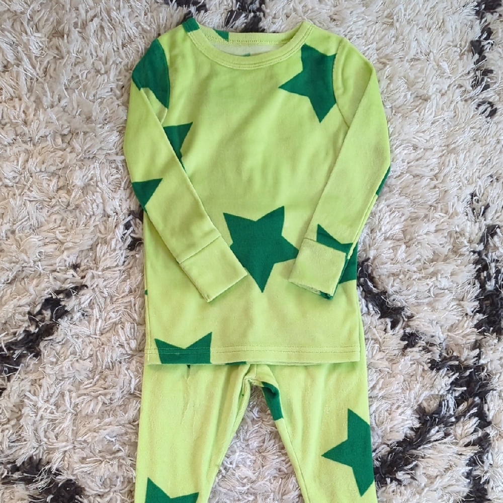 Cat & Jack Green Star Pajama Set